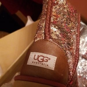 UGG BOOTS